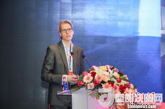 图为芬兰设计博物馆馆长犹卡·萨沃莱恩 HIDC供图