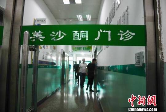 有数据显示，十年来，山西省司法行政戒毒系统累计收治戒毒人员总数6万余人。截至目前，在册强制隔离戒毒人员、自愿戒毒人员、戒毒康复人员、美沙酮维持治疗人员共1.2万余人。　王建军 摄