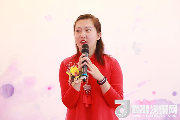 青年画家吴霜