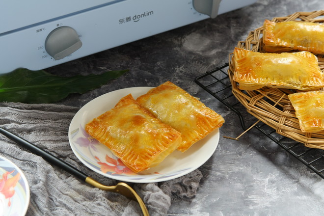 馄饨皮苹果派成品图