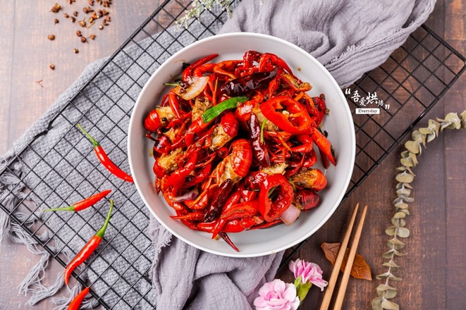 香辣小龙虾成品图