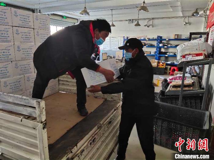 西藏14吨物资发往武汉反向支援北京医护人员