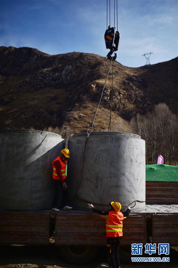 (中国经济新观察·图文互动)(4)重大投资项目开复工提速 吹响中国经济复苏“冲锋号”