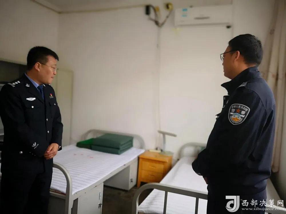 甘肃陇南康县公安局党委副书记,政委杨成龙检查指导五