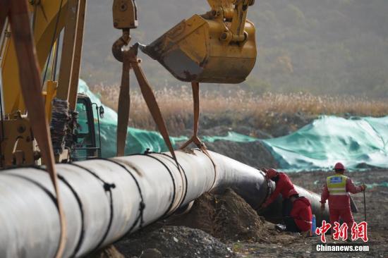 资料图:天然气管道施工现场。<a target='_blank' data-cke-saved-href='http://www.chinanews.com/' href='http://www.chinanews.com/'>中新社</a>记者 苏丹 摄 资料图:天然气管道施工现场。<a target='_blank' data-cke-saved-href='http://www.chinanews.com/' href='http://www.chinanews.com/'>中新社</a>记者 苏丹 摄