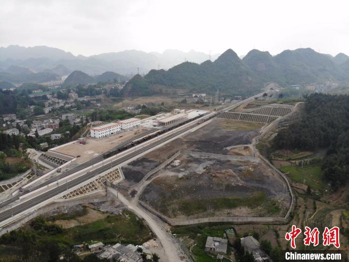 贵州省首条城际高速铁路开始联调联试