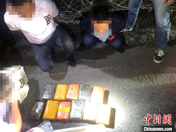 云南红河一周连破三起毒品案共缴毒近15公斤