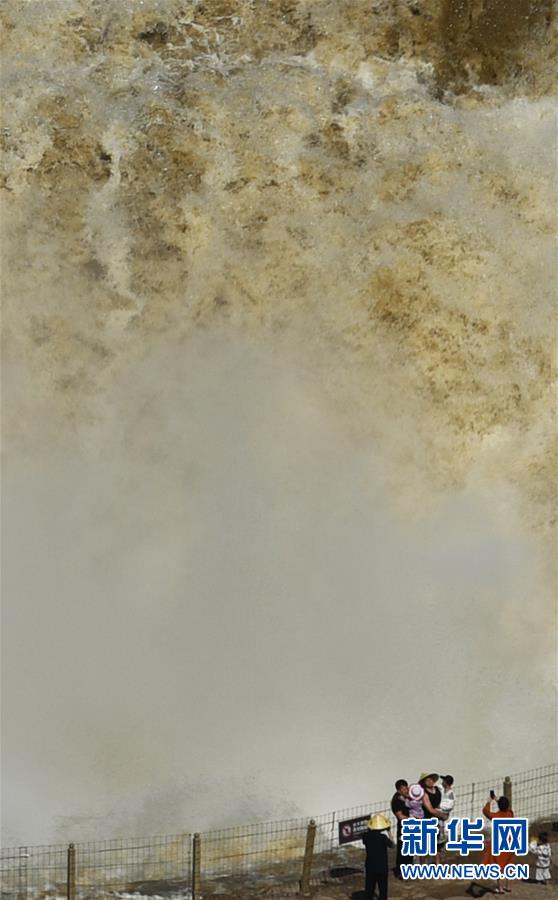 黄河壶口瀑布迎来汛期 再现壮美瀑布群