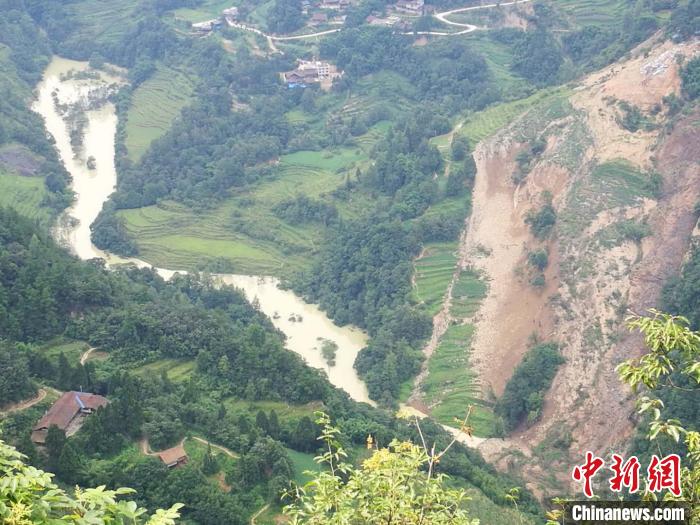 重庆21个区县近10万人受灾武隆堰塞湖正紧急处置中