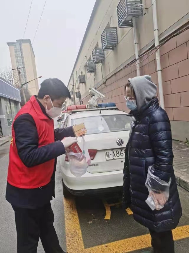 图四