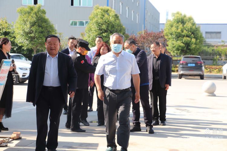 中国民航大学专家莅临华山国际教育集团渭南轨道运校参观指导