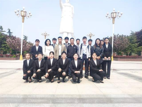 追梦——优秀毕业生风采