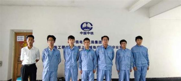 追梦——优秀毕业生风采