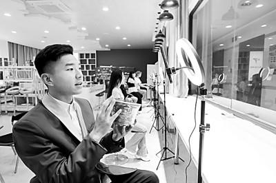 发展面向乡村振兴的职业教育：人才如何“向农而行”