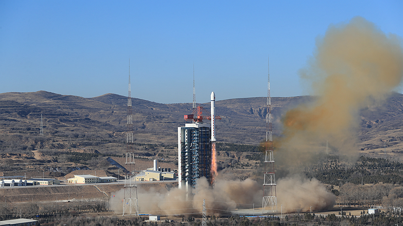 我国成功发射试验十三号卫星 中国航天2022年首次发射开门红